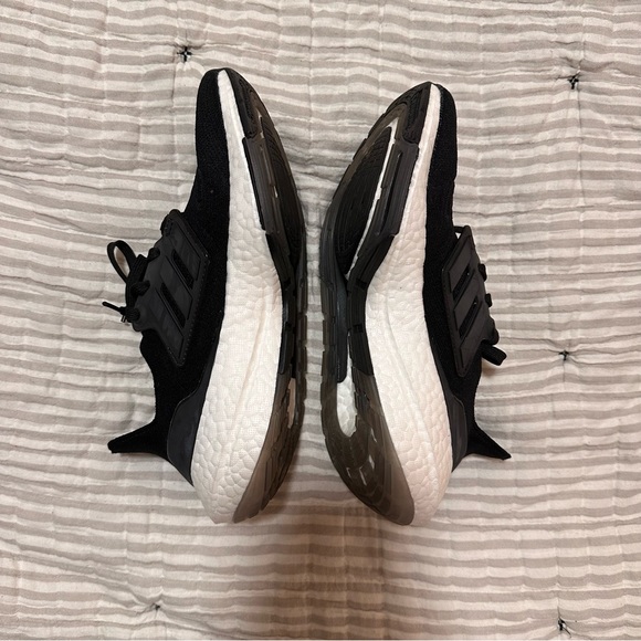 Adidas Ultraboost - Picture 4 of 6